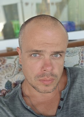 Михаил из Керчи 36 лет