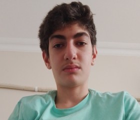Nuri, 19, Istanbul