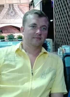 Роман из Омска 44 года