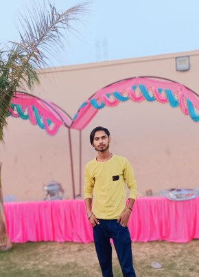Yogi, 18, India, Delhi