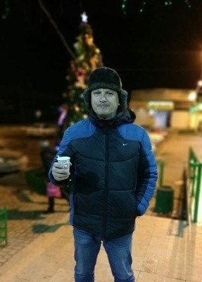 Максим, 53, Россия, Симферополь