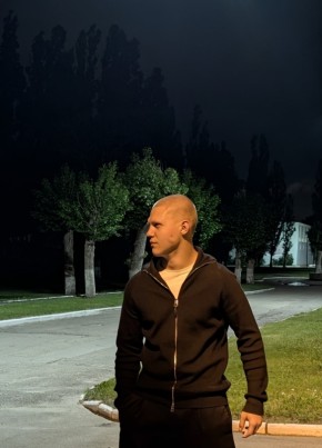 Илья из Липецка 18 лет