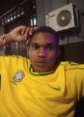 Hussein из Dar es Salaam 19 лет