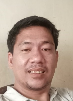 Lovel Dologuin, 42, Pilipinas, Lungsod ng Dabaw