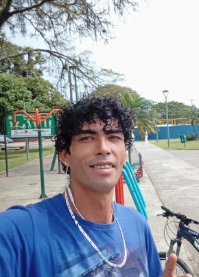Lucas, 33, República Federativa do Brasil, Joinville