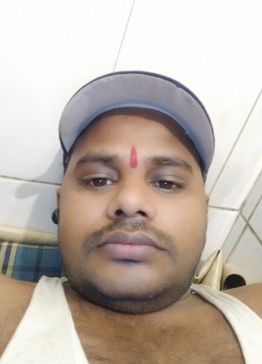 Santosh Maurya, 32, India, Pune