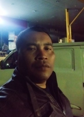 Luthfi Junaedi, 38, Indonesia, Tangerang