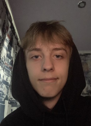 Александр из Невельска 19 лет