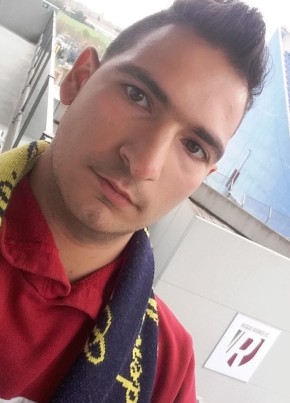 Davide, 25, Repubblica Italiana, Milano