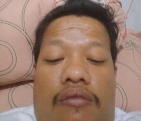 GILANG, 35 лет, Kabupaten Malang
