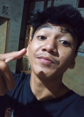 Marvel из Kota Pontianak 19 лет