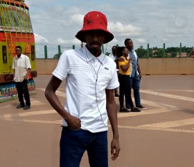 Teacher J, 23 года, Kampala