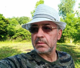 Анатолий, 66 лет, Псебай
