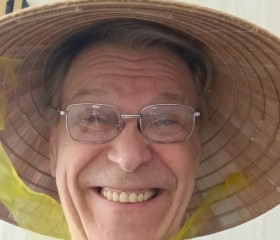 Azer, 70, Ulyanovsk