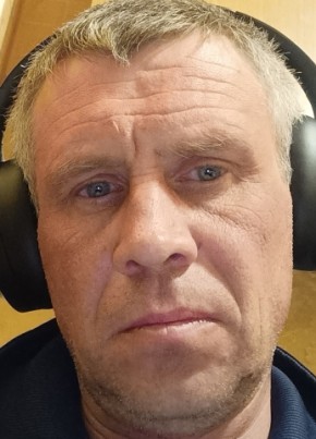Виталий из Братска 44 года