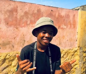 Giliade, 18, Luanda