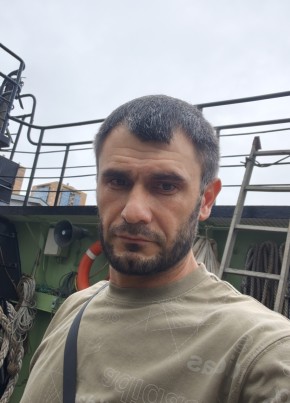 Марат из Владивостока 38 лет