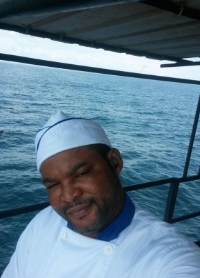 mahoungou clau, 48, United States of America, Middletown (State of Rhode Island)