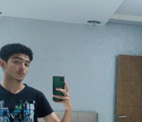lamine, 18, Tunis