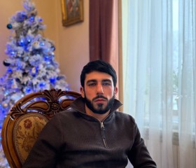 Davit Papazyan, 25, Ejmiatsin