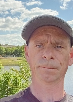 Анатолий из Мурманска 44 года