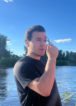 Джон из Москвы 19 лет