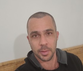 Amit, 37, Petah Tiqwa