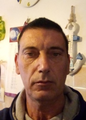 Salvatore, 52, Repubblica Italiana, Busalla