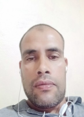 Razak, 43, People’s Democratic Republic of Algeria, Algiers