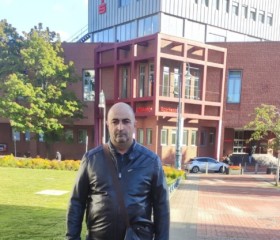 Garii, 47, Neumunster