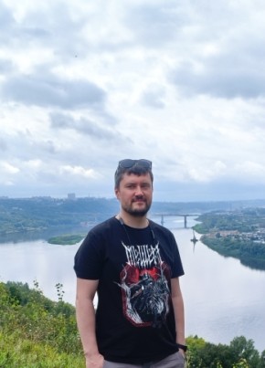 Роман из Пензы 37 лет