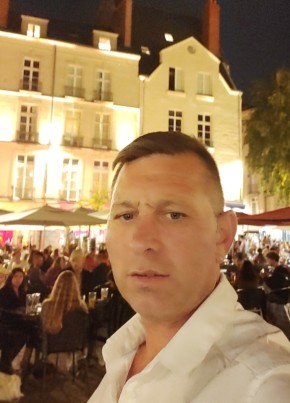 Ovidiu, 37, République Française, Nantes