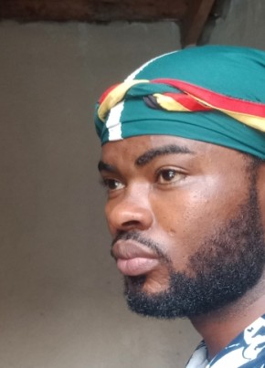 Amani Bagambe из Kampala 26 лет