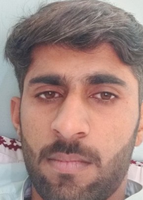 M Hafeez, 19, پاکستان, بہاولپور