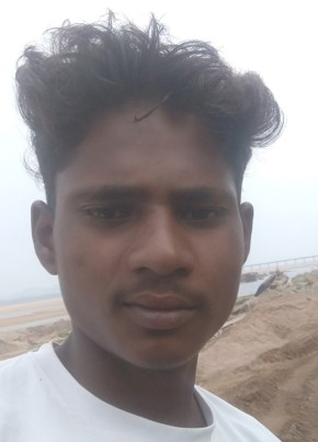Sagar, 20, India, Bauda
