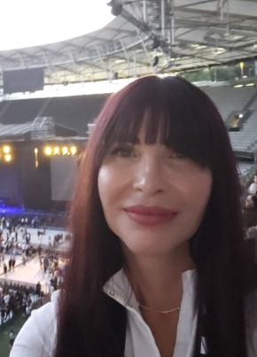 Aleksa из Seraing 52 года