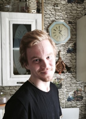 Павел из Шумихи 22 года