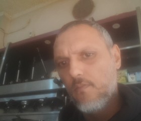 Yasser, 38, Adrar