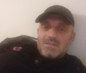 Niko, 23, Obertshausen