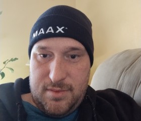 Bryan, 38, Ajax