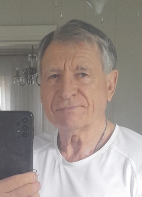 Александр из Астрахани 18 лет