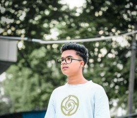 Adi, 19, Nowrangapur