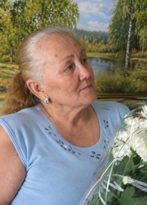 Людмила из Строители 72 года
