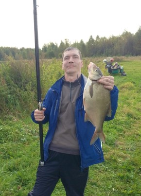 Максим из Вышнего Волочека 37 лет