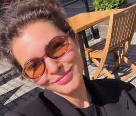Anga, 33, Hong Kong