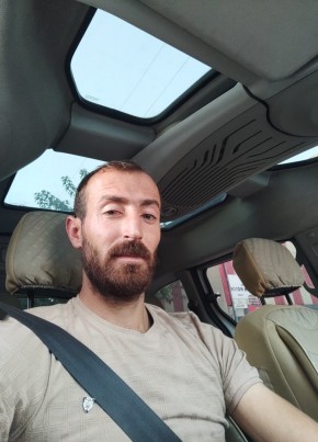 İsmail, 34, Türkiye Cumhuriyeti, Artvin