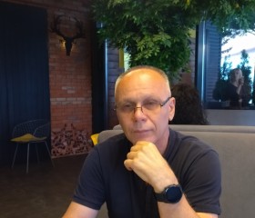 Aleksandr, 57, Vinh