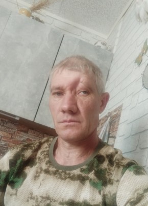 Михаил из Лабинска 46 лет