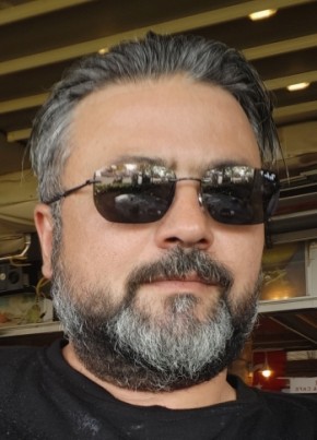 Mustafa Bozkurt из Bursa 37 лет