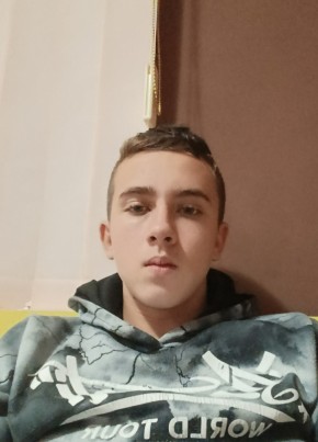 Taner из București 25 лет